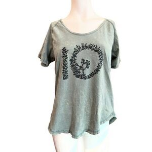 IO Ladies Large Light Green Tie Dye T Shirt Top Trees Leaves Asymmetrical Hem